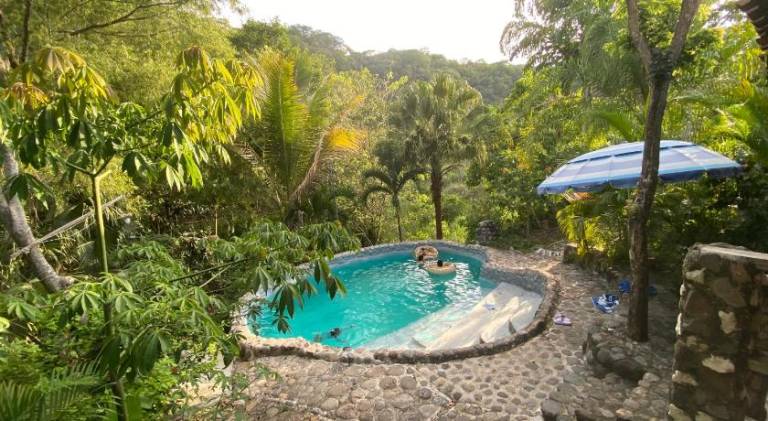 Holiday apartment with garden, pool & patio — photo 3