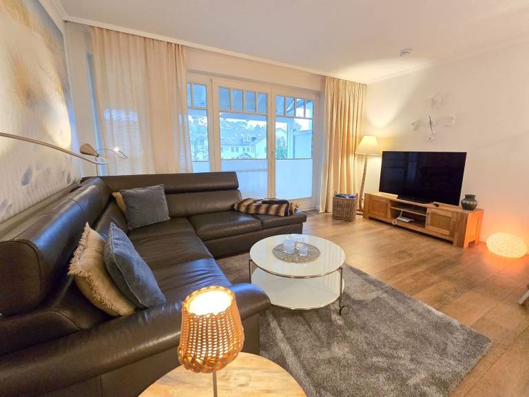 Komfortplus Ferienwohnung mit 1 Schlafzimmer und Balkon im Obergeschoss in Binz