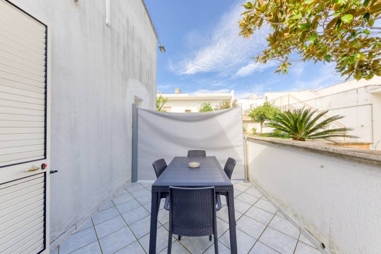 Mauricarol Residences - Apt with Private Terrace, Wi-Fi & Air Conditioning in Presicce-Acquarica