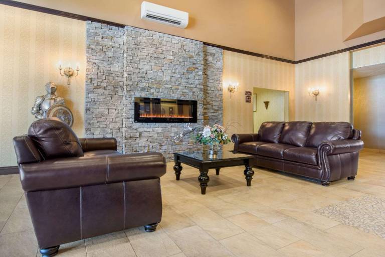 Comfort Inn & Suites — photo 3