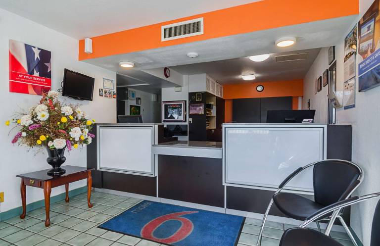 Motel 6 Mitchell, SD — photo 2