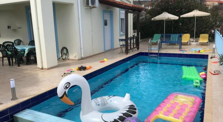 Breathtaking sea and Mountain views with Private pool, Peace full relaxing Villa with WiFi near Shop in Apokoronas