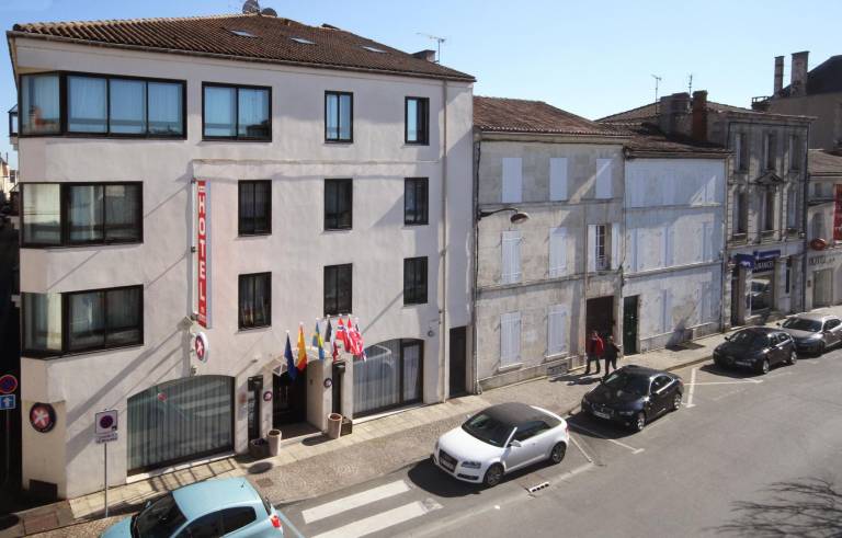 Inter-Hotel Cognac Le Valois in Chateaubernard