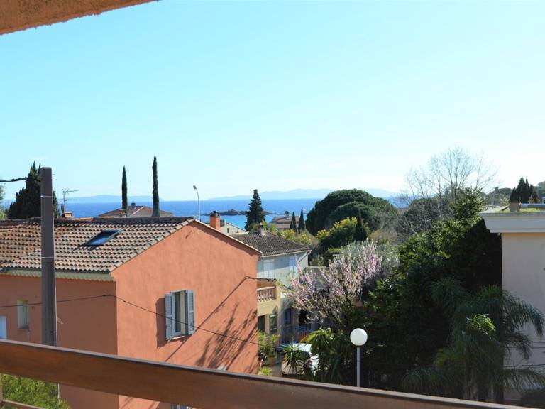 Studio for 4, parking, pets allowed, near beach - Le Lavandou — photo 2