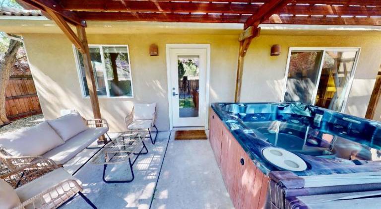 Vacation home with jacuzzi | Suitable for remote work | Pet-friendly — photo 5