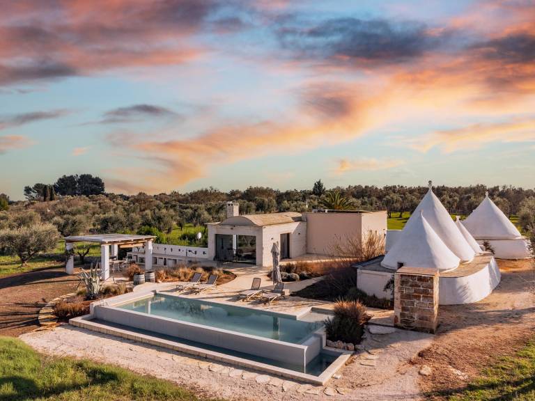 Child-friendly villa with yard, private pool & barbecue | Pool view | Dogs allowed in Ostuni
