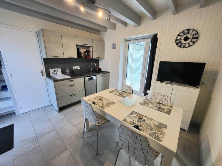 Holiday apartment with terrace, barbecue & garden | Garden view — photo 2
