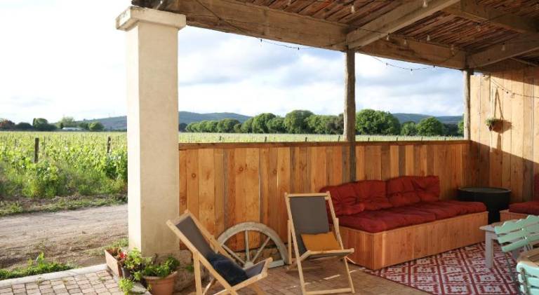 Vacation home with patio, barbeque & yard — photo 2