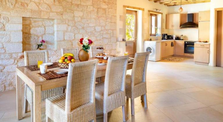 Villa Erontas -Private heated jacuzzi and mini pool — photo 2
