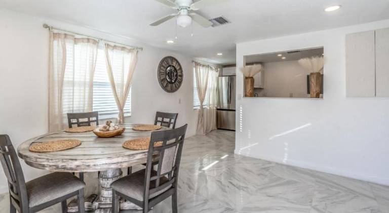 Holiday apartment with 2 rooms for 6 persons in Naples, FL