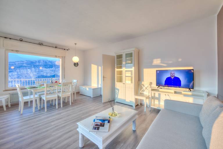 Villa with terrace, garden & private pool | Mountain view — photo 4