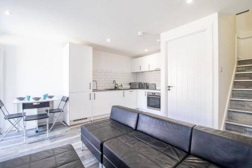 Apartment Paisley