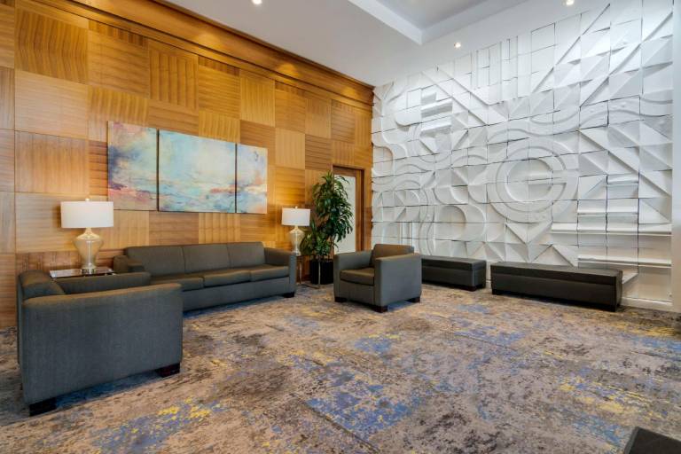 Best Western Premier Chateau Granville Hotel & Suites & Conf. Centre — photo 2