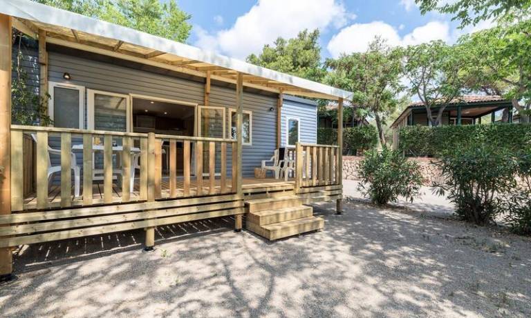 Mobile home with fast internet, yard & grill in Huez