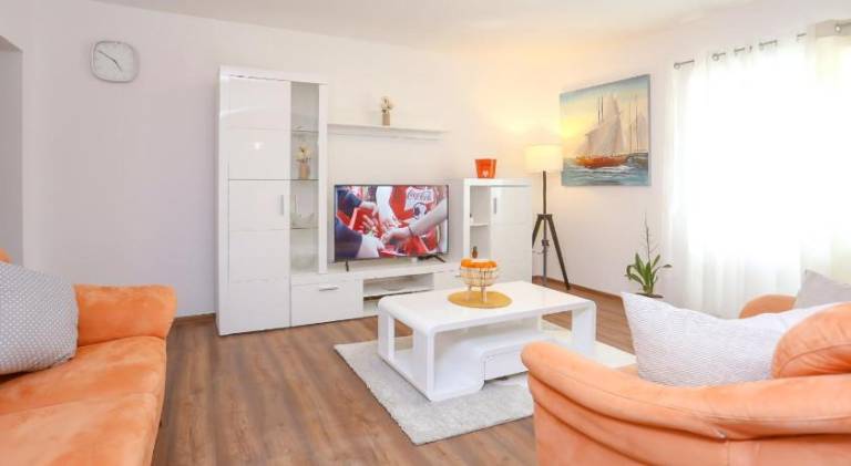 Apartment with 3 rooms for 6 persons — photo 2