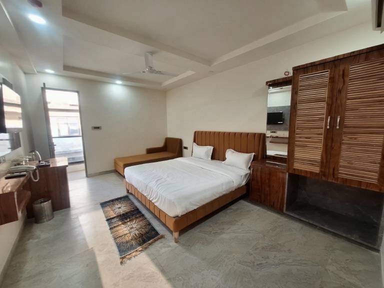 Hotel The Vinayak