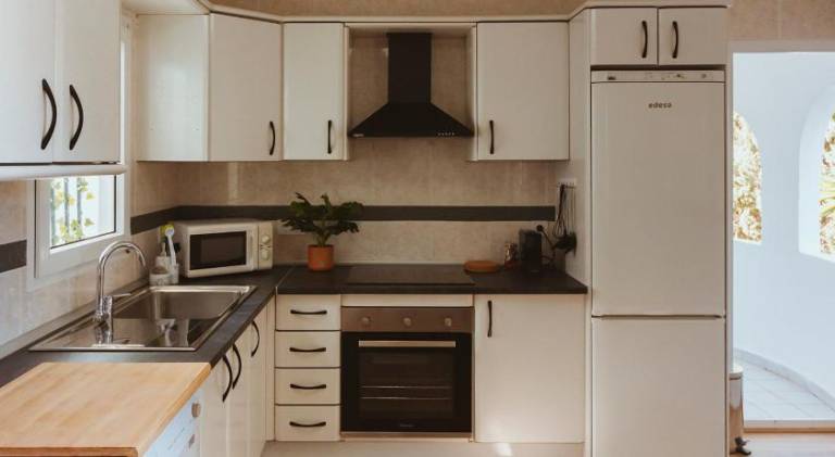 Fully equipped rental apartment with patio, BBQ & yard | Close to the beach | Good for workation | Pets are welcome — photo 5