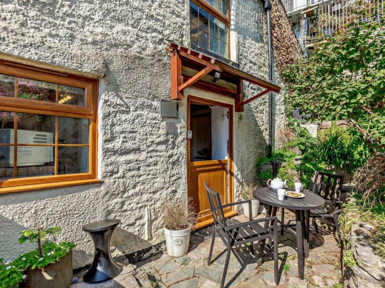 Cottage with yard | Water view | Dogs allowed in Paignton