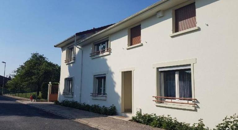 Vacation home with 5 rooms for 11 persons in Troyes