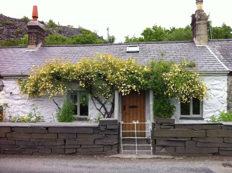 Cottage  Tregarth