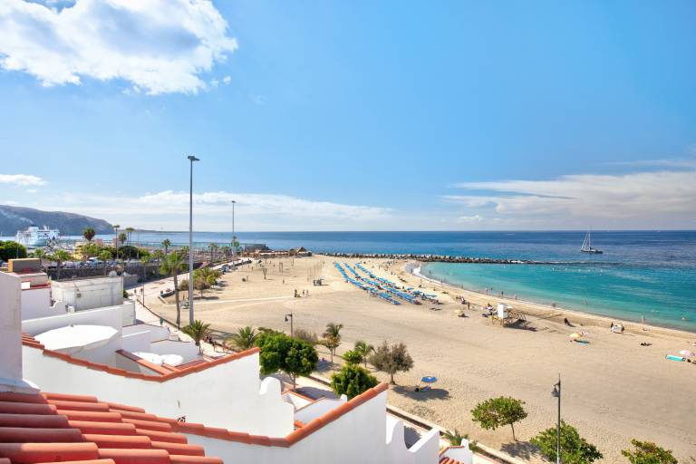 Holiday apartment with patio & fast internet | Sea view | Close to the beach | Good for workation | Dogs allowed — photo 2