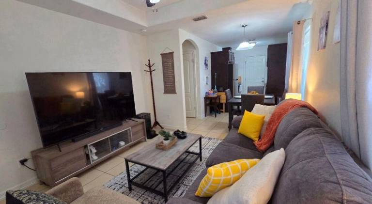 Beautiful holiday apartment | Pets are welcome in Edinburg, TX