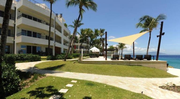 Serviced apartment with yard, pool & BBQ | Next to the beach | Pet-friendly — photo 5