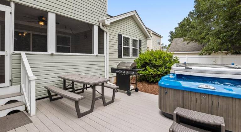 House with hot tub | Pet-friendly in Nags Head, NC