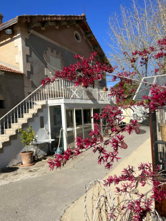 Rental apartment with private pool & BBQ | Mountain view — photo 2