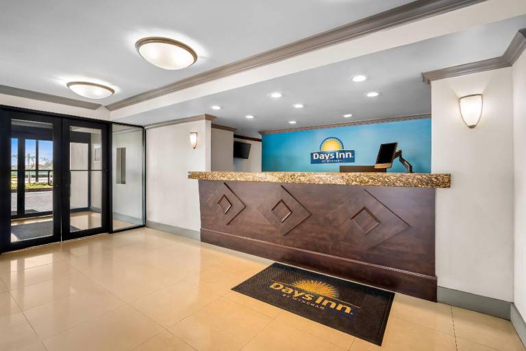 Days Inn by Wyndham Florida City — photo 5