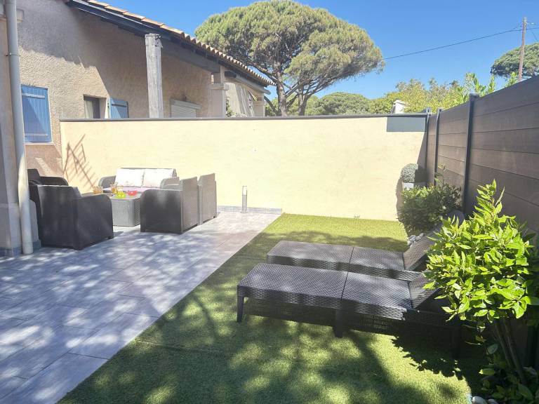 House with garden & pool — photo 3