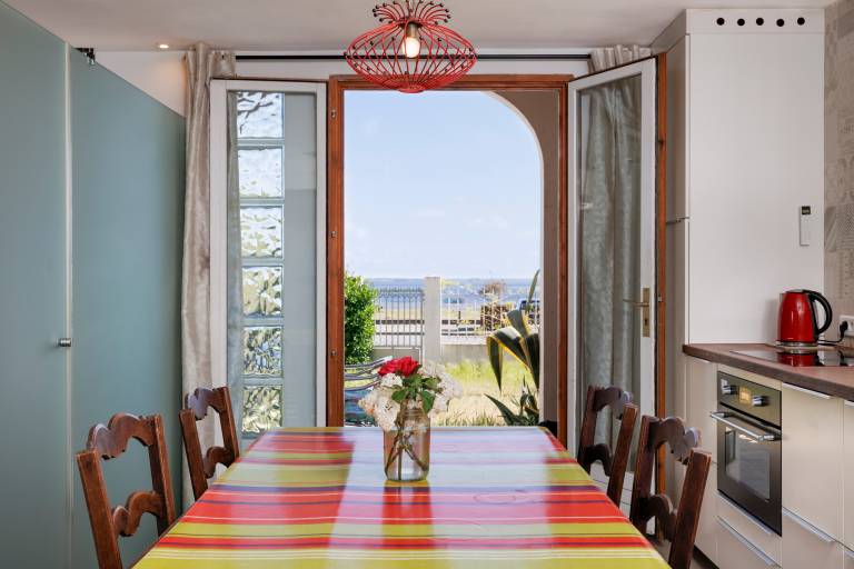 Family-friendly vacation home with garden, fast internet & barbeque | Lake view | Close to the beach | Dogs allowed — photo 3