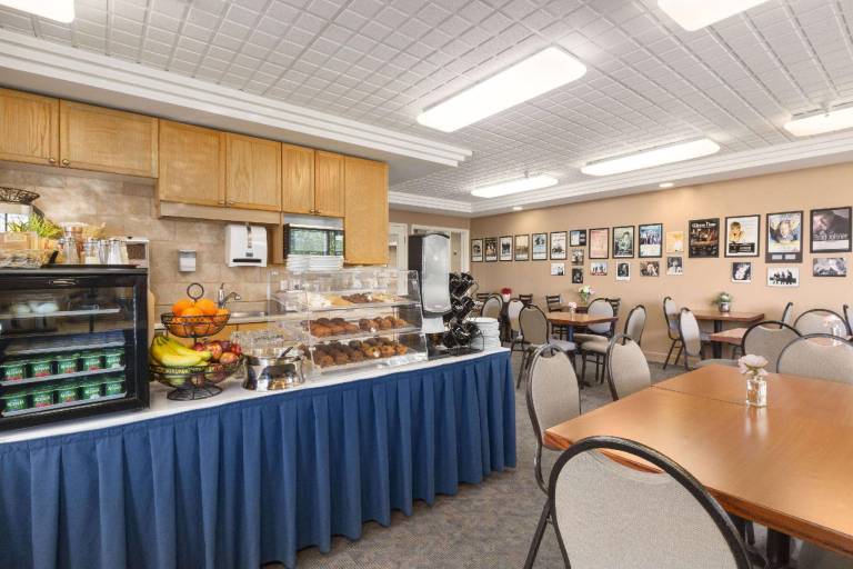 Travelodge by Wyndham Spruce Grove — photo 3