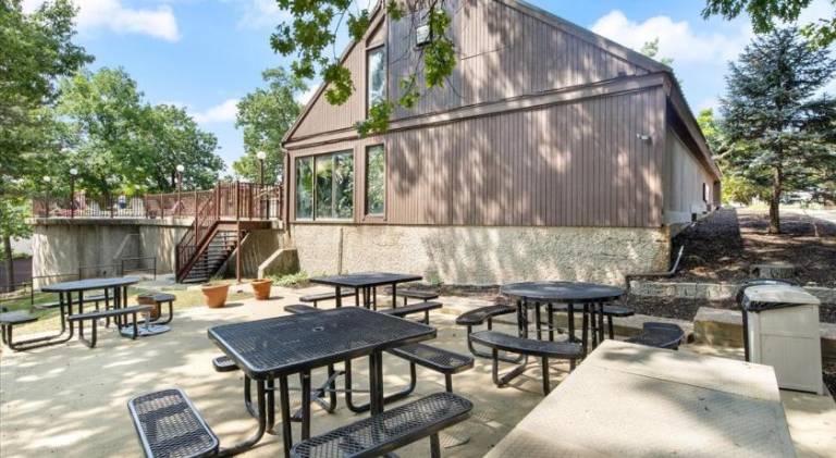 Charming house with hot tub | Pets allowed — photo 5