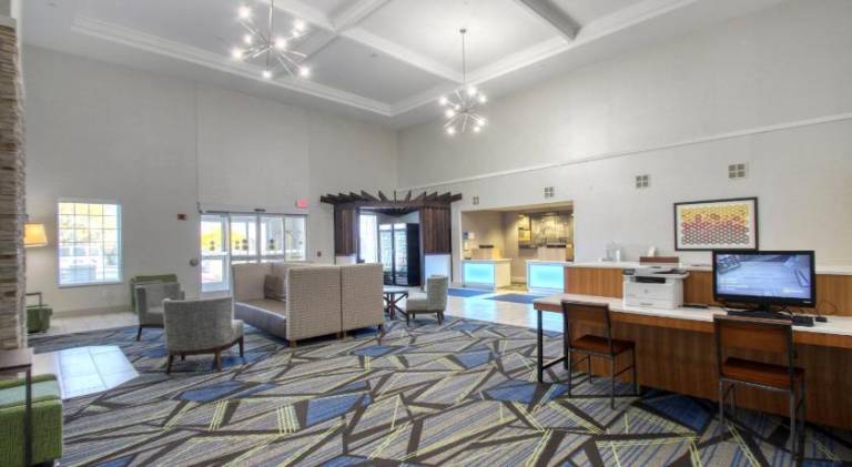 Holiday Inn Express Hotel & Suites Oshkosh - State Route 41 By IHG — photo 3