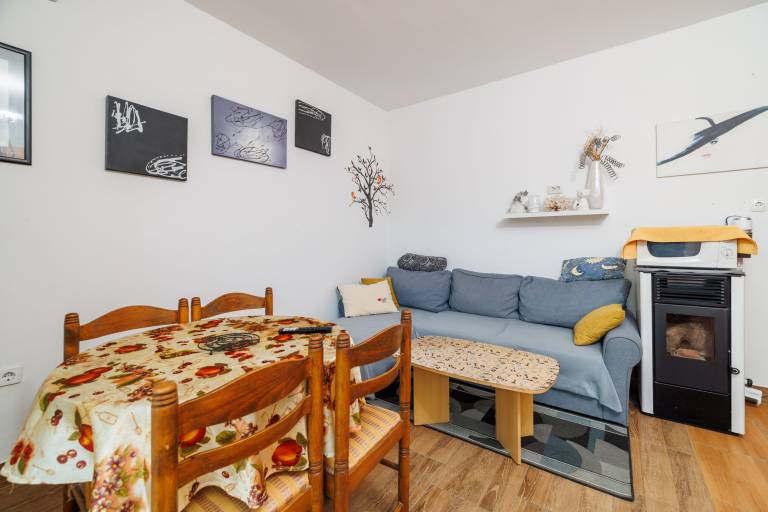 Rental apartment with patio, barbeque & yard | Sea view — photo 4