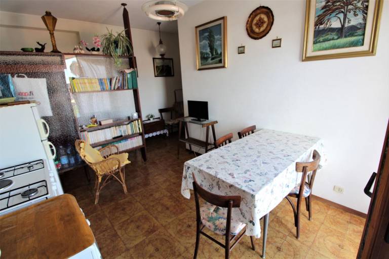 Apartment with patio — photo 4