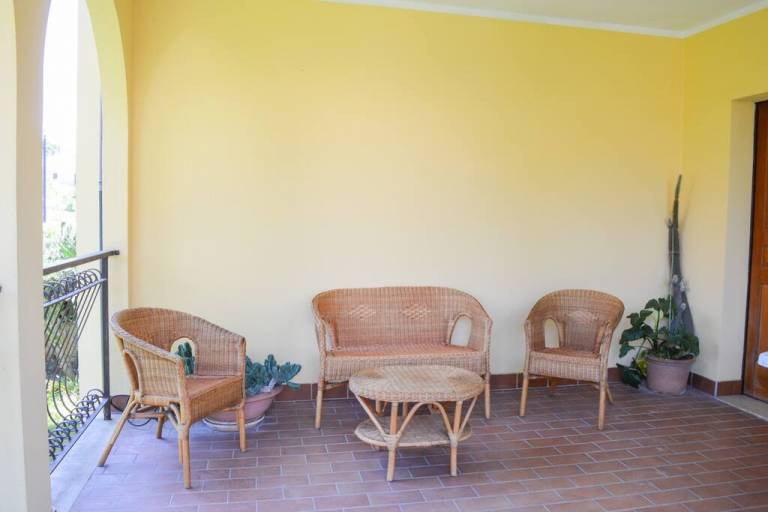 Rental apartment with terrace & garden — photo 4