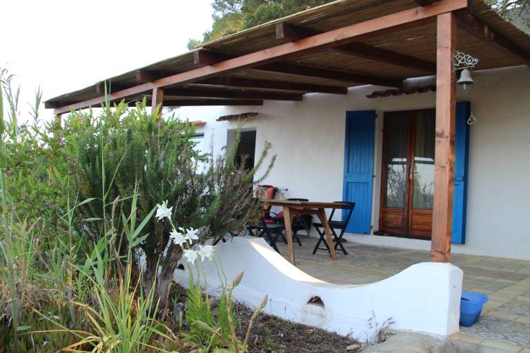 House with BBQ & garden | Garden view — photo 2