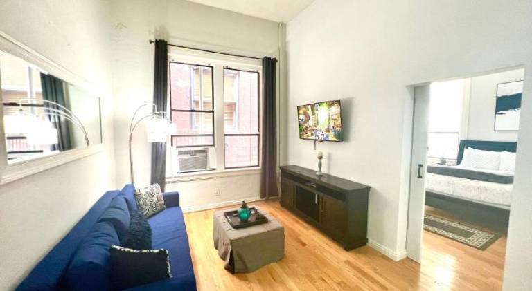 2BR Free Parking Walk to Convention Center