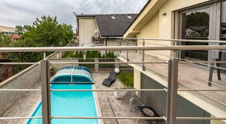 Holiday apartment with sauna, private pool & patio — photo 4
