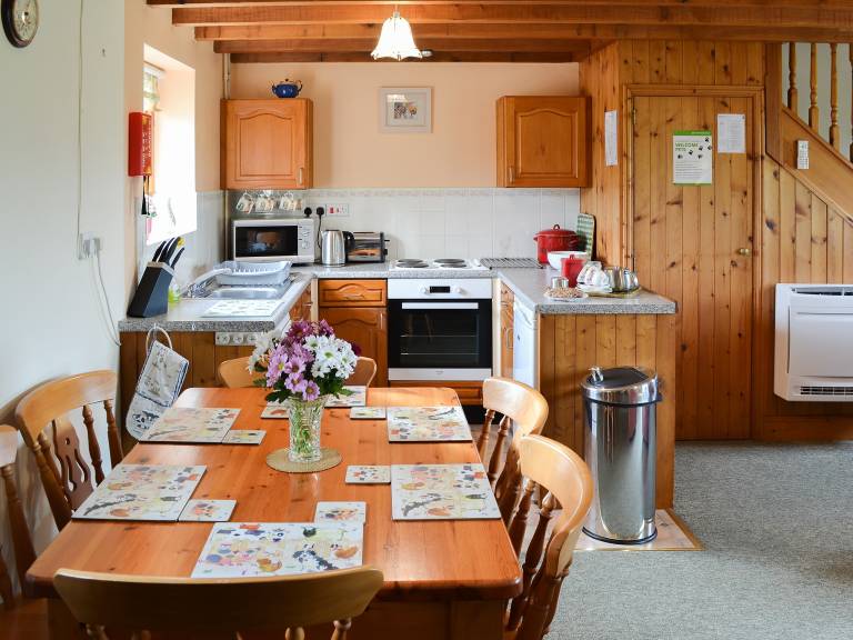 Family-friendly cottage with barbecue & yard | Beach view | Pets are welcome — photo 5