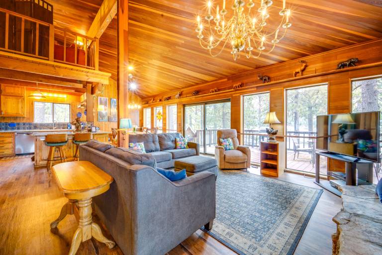 Waterfront Truckee Cabin on Donner Lake! — photo 4