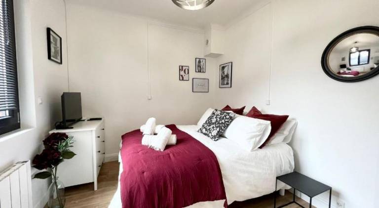 Holiday apartment with 1 room for 2 persons in Beauvais