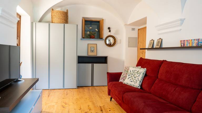 Family-friendly wonderful rental apartment with yard | Mountain view | Perfect for remote work | Pets allowed — photo 4