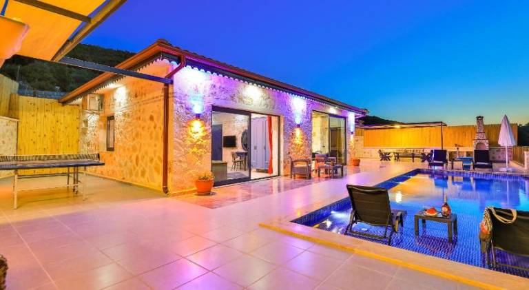 130 m&sup2; Villa