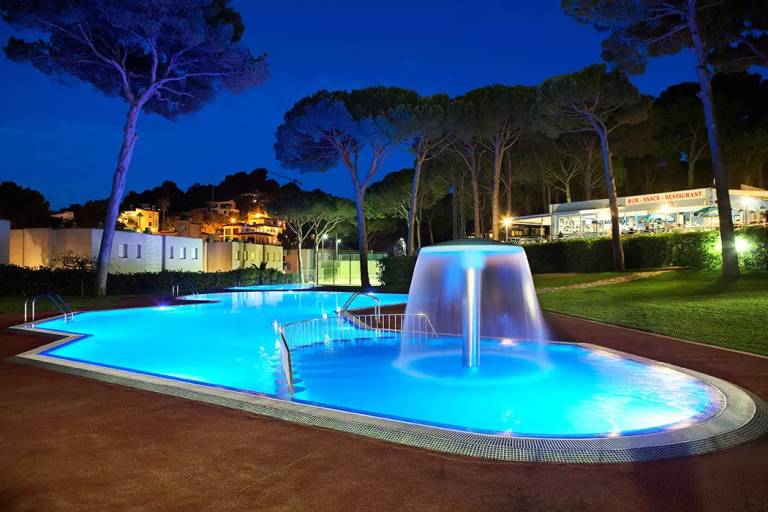 Pleasant mobile home with grill & yard | Beach nearby | Pets are welcome in Begur