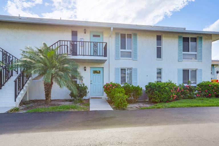Golf Retreat w/ Pool Access: 3 Mi to Dtwn Naples — photo 4