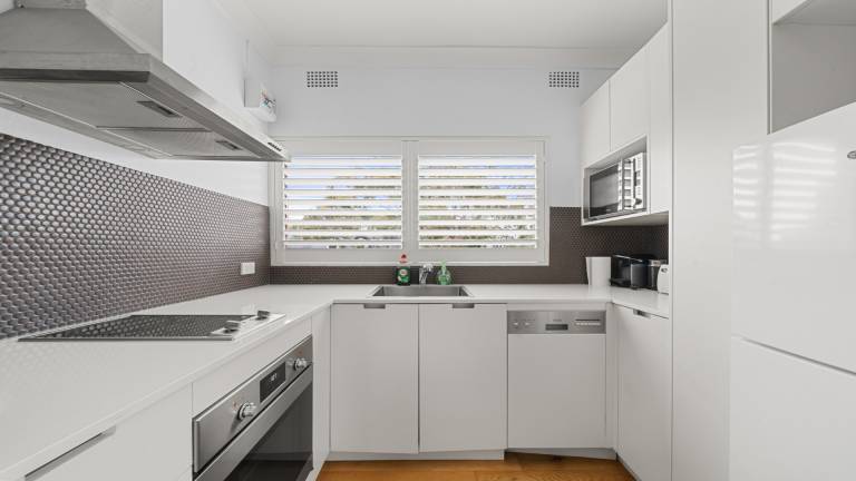Sun Drenched 1 Bed Studio Apt Newtown
