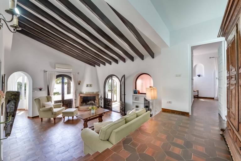 Fully equipped beautiful villa with patio, yard & BBQ | Pets allowed — photo 3